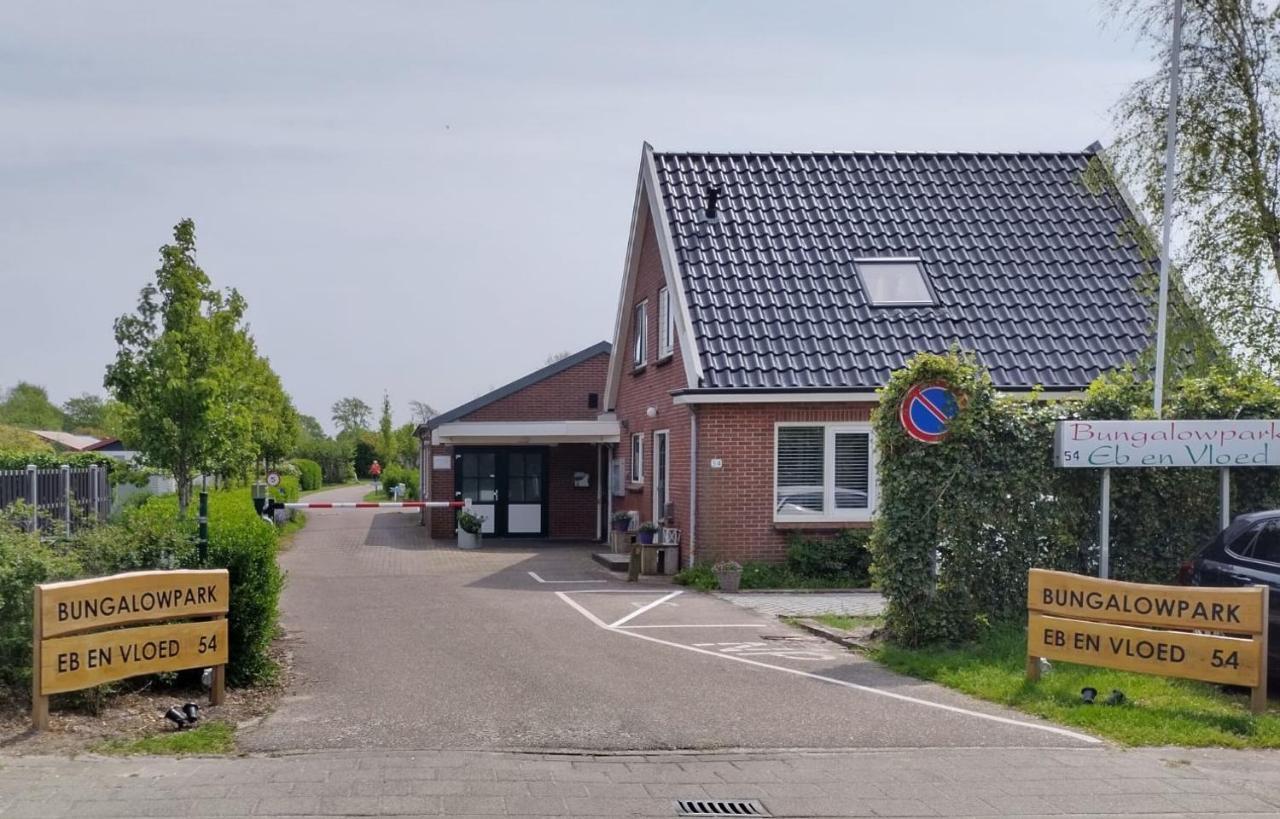 Het Dobbertje, Charmant Houten Huisje Sint Maartensvlotbrug Extérieur photo